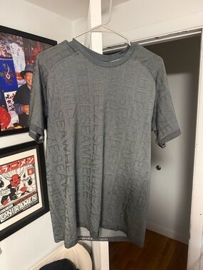 lululemon athletica Men's LE Seawheeze marathon Performance Tee